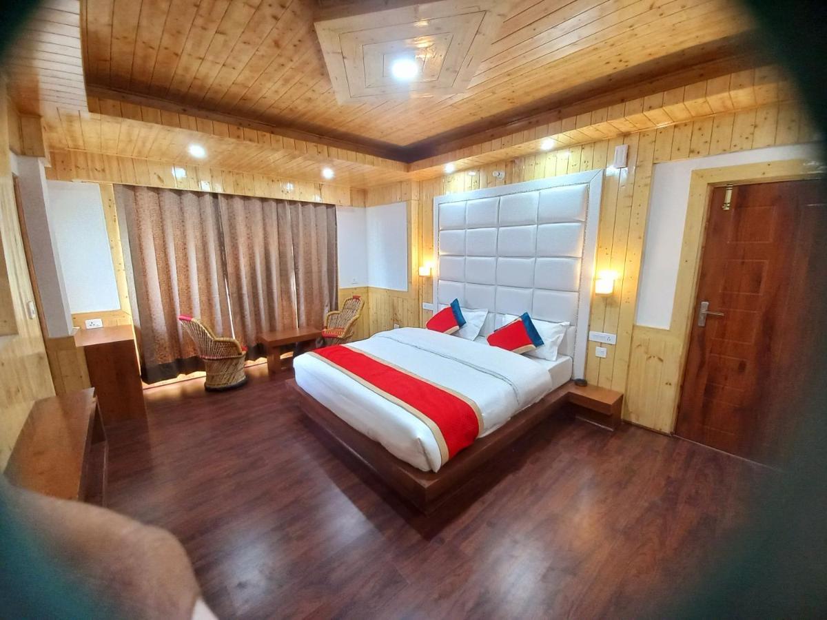 Humble Holiday Inn Kufri Simla Exterior photo