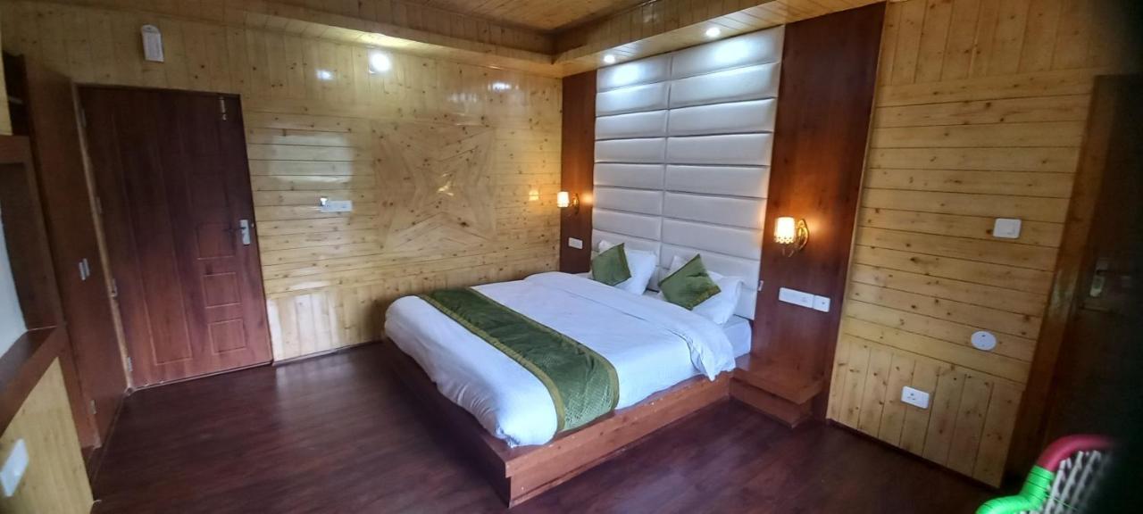 Humble Holiday Inn Kufri Simla Exterior photo