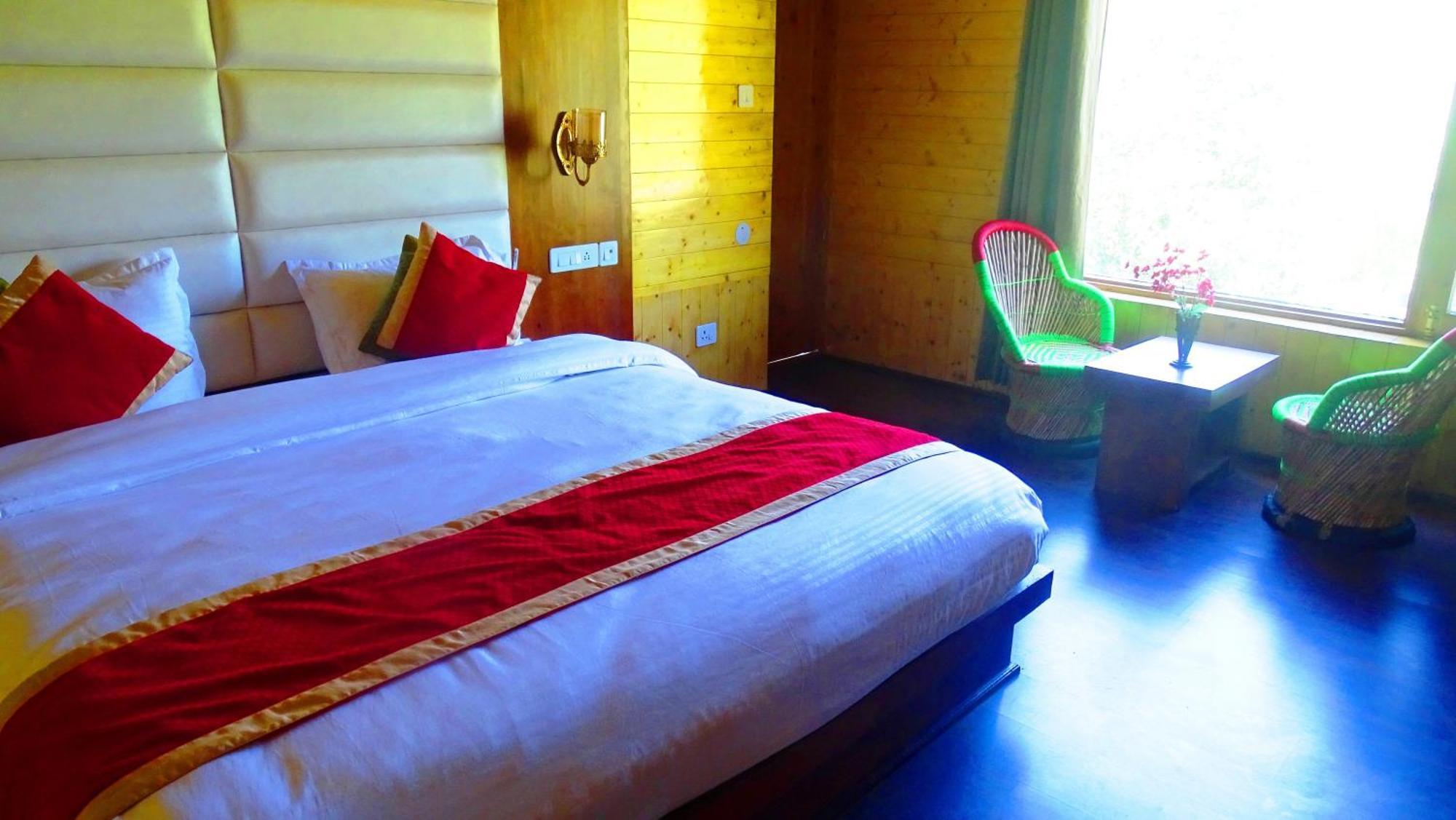 Humble Holiday Inn Kufri Simla Exterior photo