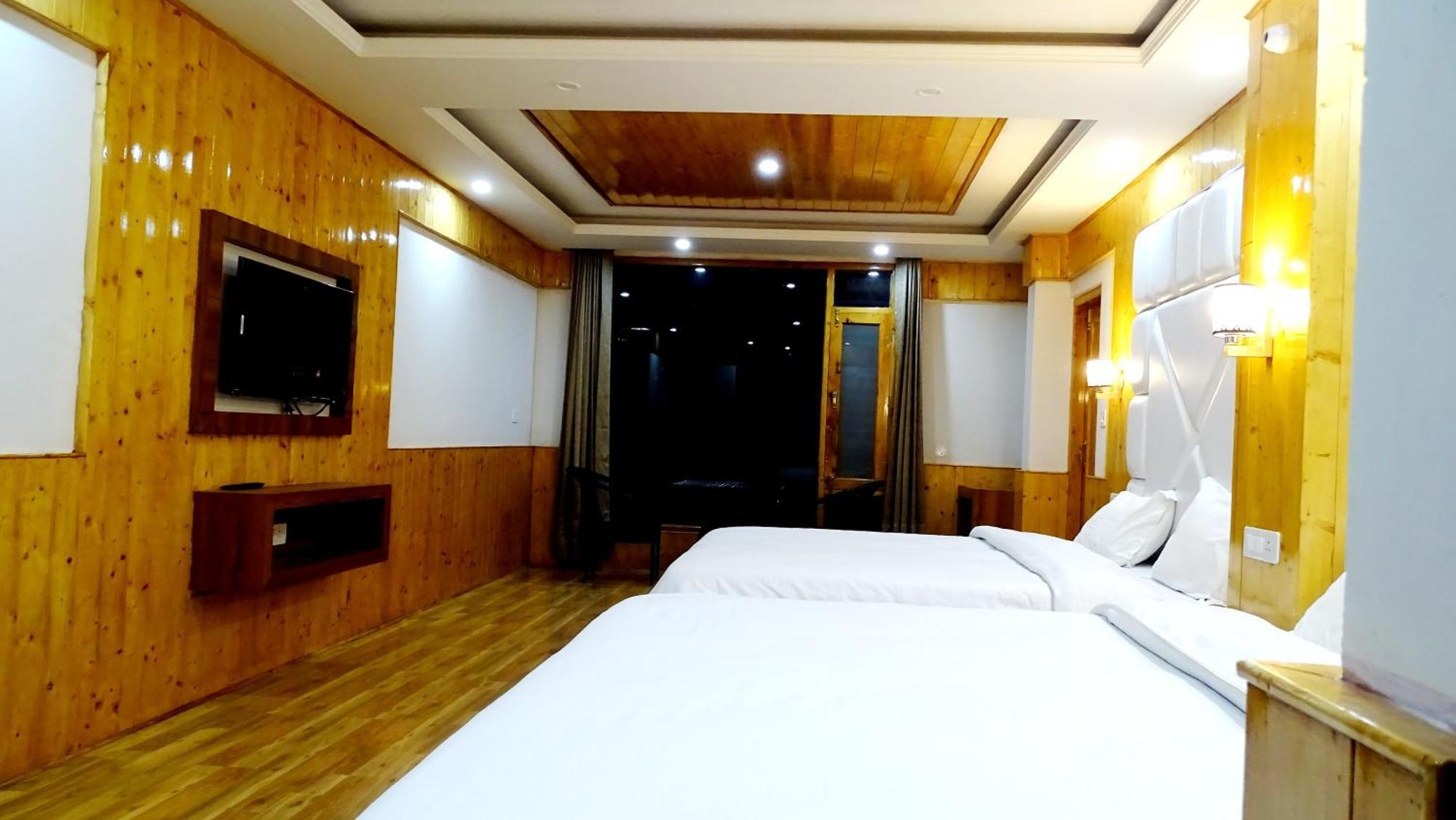 Humble Holiday Inn Kufri Simla Exterior photo